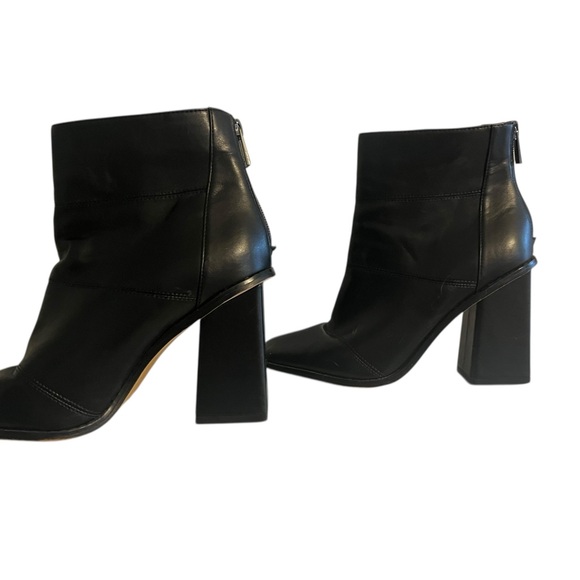 Jessica Simpson Hazell “Boss Babe” Black Leather Ankle Boots, 7, Polished Look! - Picture 3 of 7